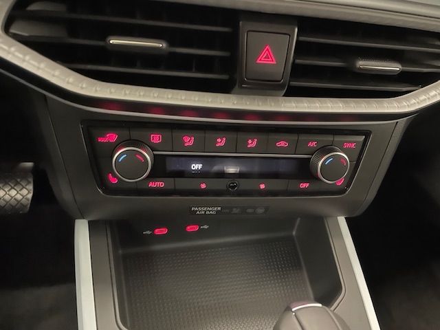 Fahrzeugabbildung SEAT Arona Road Edition AHK Kamera LED Navi SpurASS