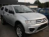 Mitsubishi L200 2.5 DI-D/136CV DC Invite DPF cab - Mitsubishi L200: Cab