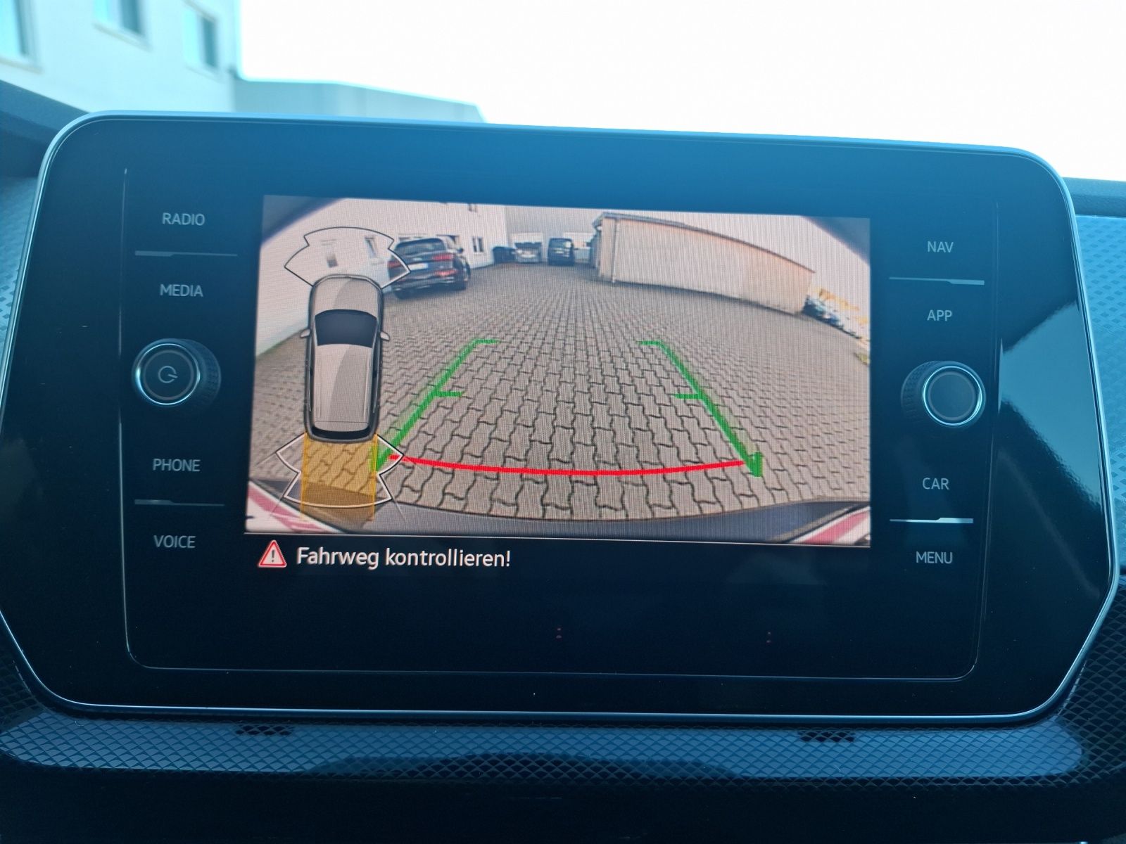 Fahrzeugabbildung Volkswagen T-Cross TSI Energy DSG LED CarPlay AID ACC RFK S