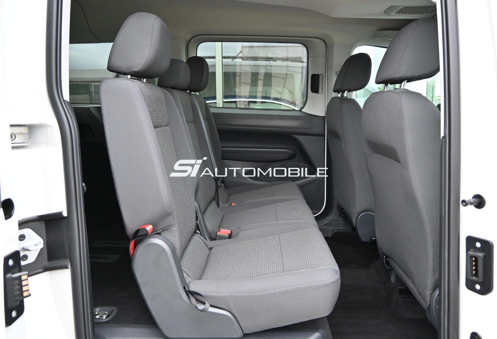 Fahrzeugabbildung Volkswagen Caddy Maxi 2.0 TDI DSG °ACC°AHK°LED°KAMERA°8FACH