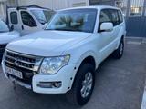 Mitsubishi Pajero 3.2 DI-D 16V aut. 5p. Intense  - Mitsubishi Pajero: V