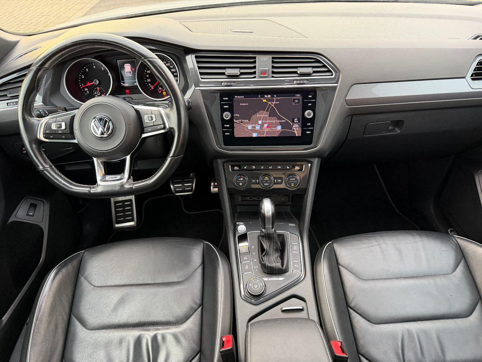 Fahrzeugabbildung Volkswagen Tiguan Allspace Highline 4Motion/R-LINE/PANO/LED