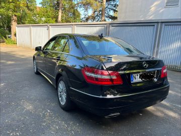 Mercedes E 200 - 4