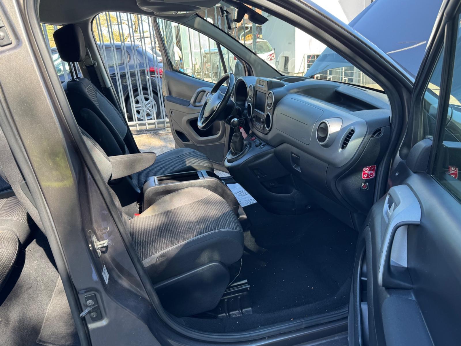 Peugeot Partner Tepee Allure 1HD/PEUGEOT SCHECKHEFT/NAVI