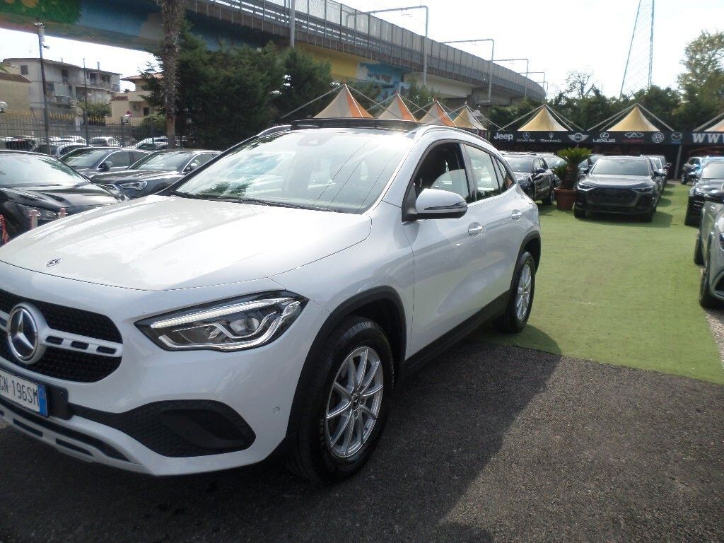Mercedes-Benz Mercedes-benz GLA 180 d Automatic Business imagem 2