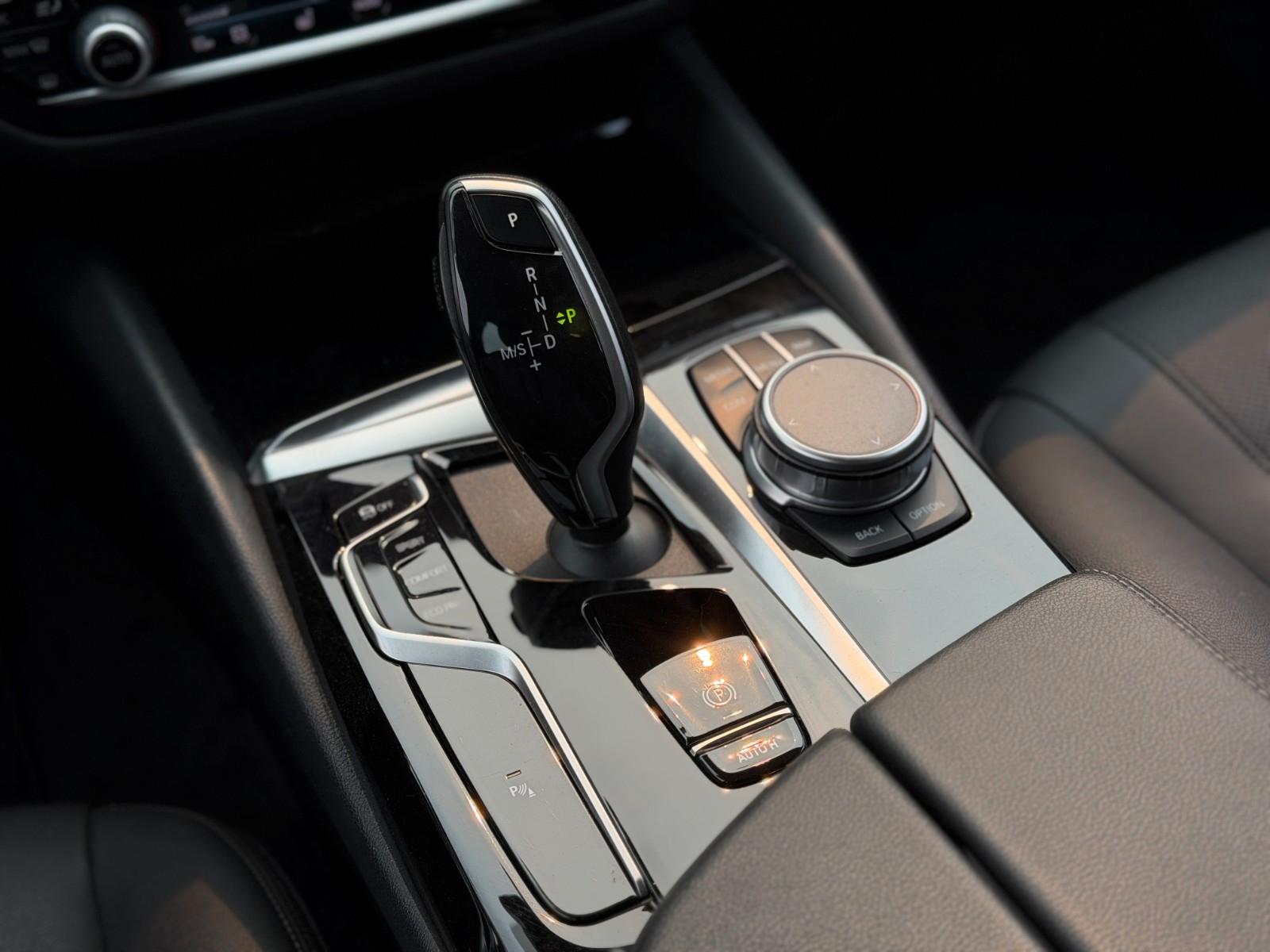 BMW 520 d Touring Garantie*KeyL*Navi*Car Play*Ambien
