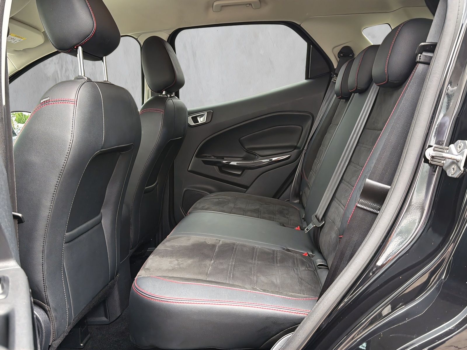 Fahrzeugabbildung Ford EcoSport 1.0 ST-LINE AHK LEDER KLIMAAUT.NAVI PDC