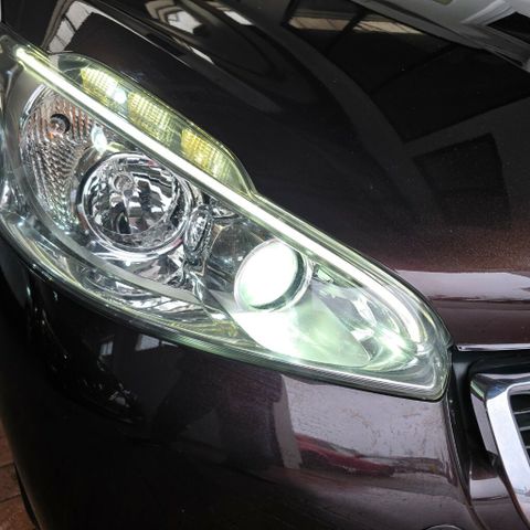 Peugeot 208 88000 KM TÜV 1.26 NAVI LED ALU KLIMAANLAGE