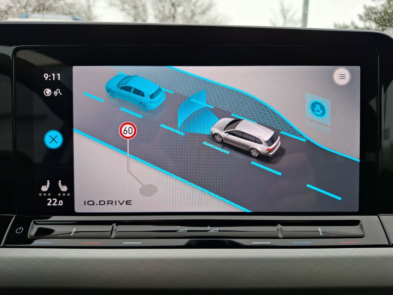 Fahrzeugabbildung Volkswagen Golf VIII Variant eTSI Life DSG LEDplus Navi AID