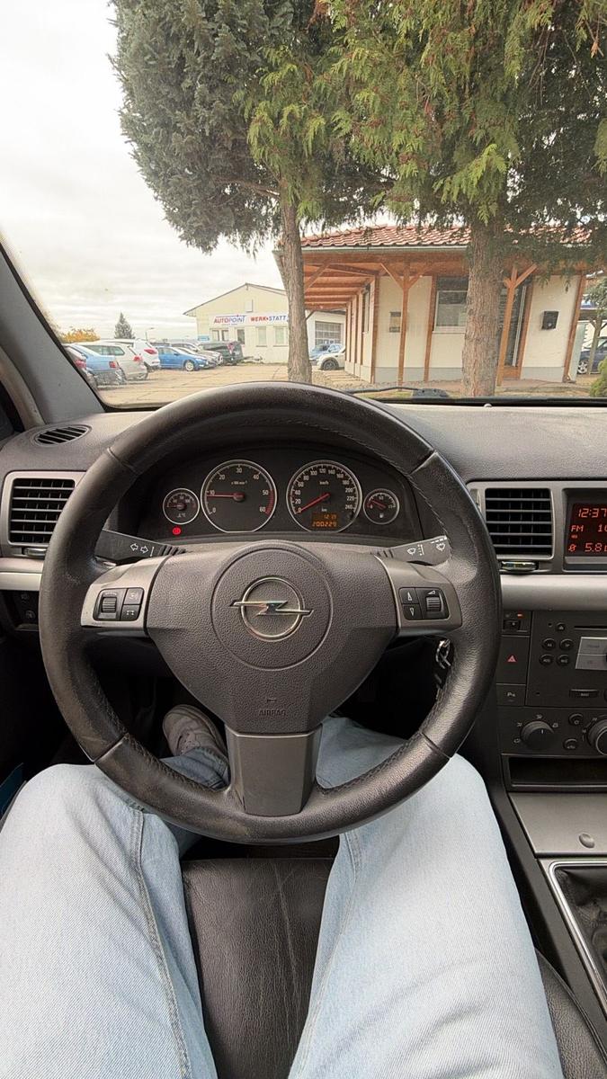 Opel Vectra 2006 — photo 11