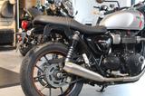 Triumph Street Twin mit C-Bow Halter - TRIUMPH STREET TWIN