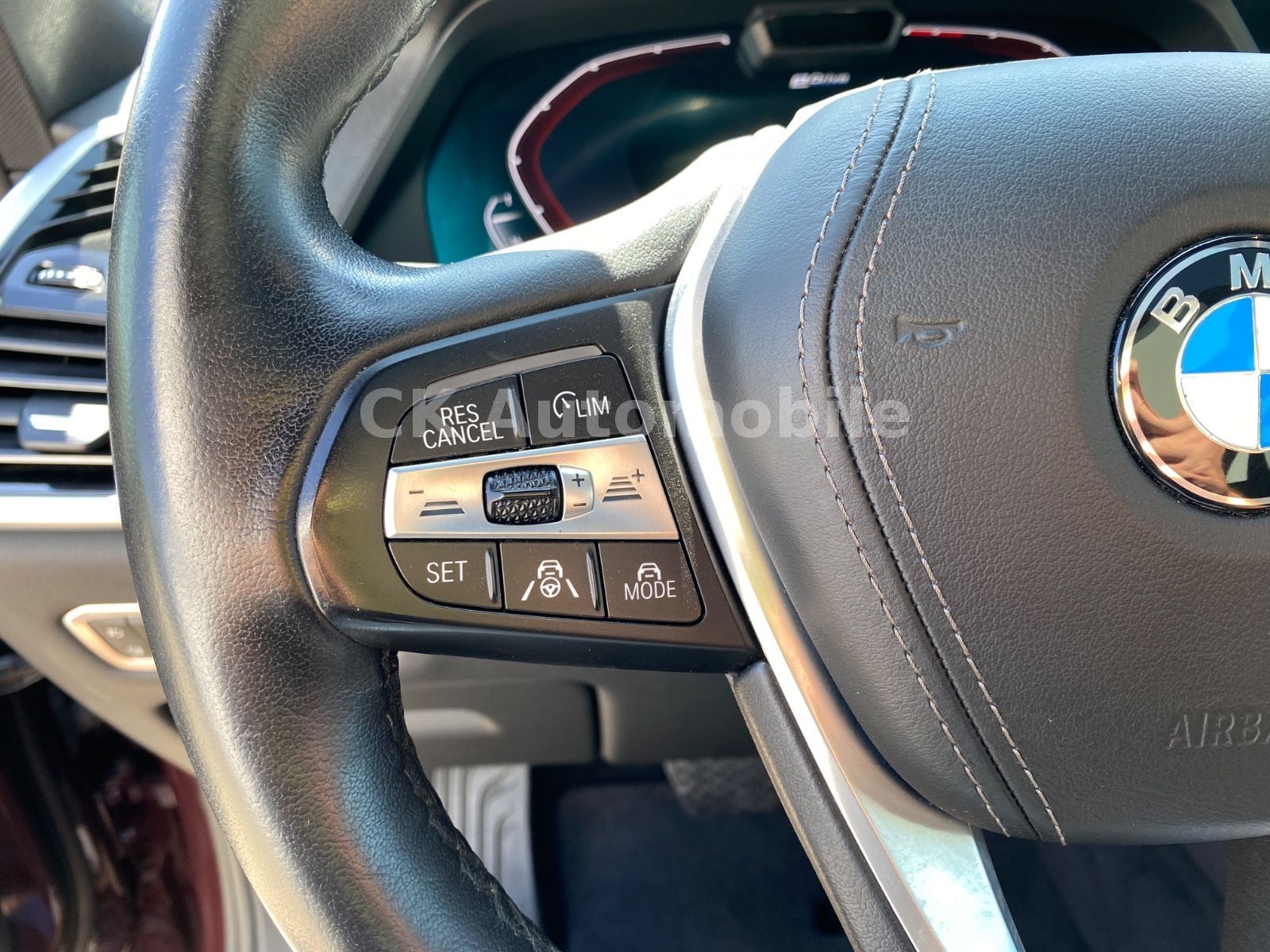 Fahrzeugabbildung BMW X5 xDrive 45e Individual/HeadUp/360°Kam/LED/AHK