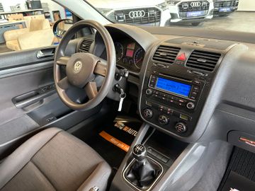 MYAUTOCENTER – Gebraucht- und Jahreswagen mit Werkstattservice in Pfaffenhofen Volkswagen Golf V Lim. Trendline *TÜV*Klima*