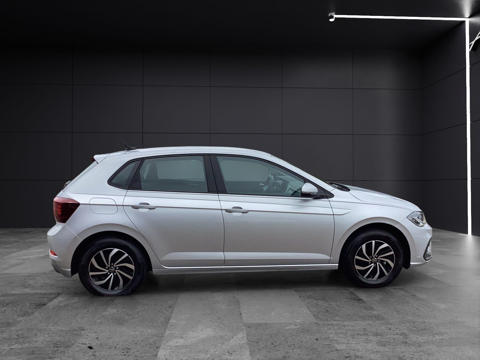 Fahrzeugabbildung Volkswagen Polo Life LED CarPlay Klima AID PDC SH LM