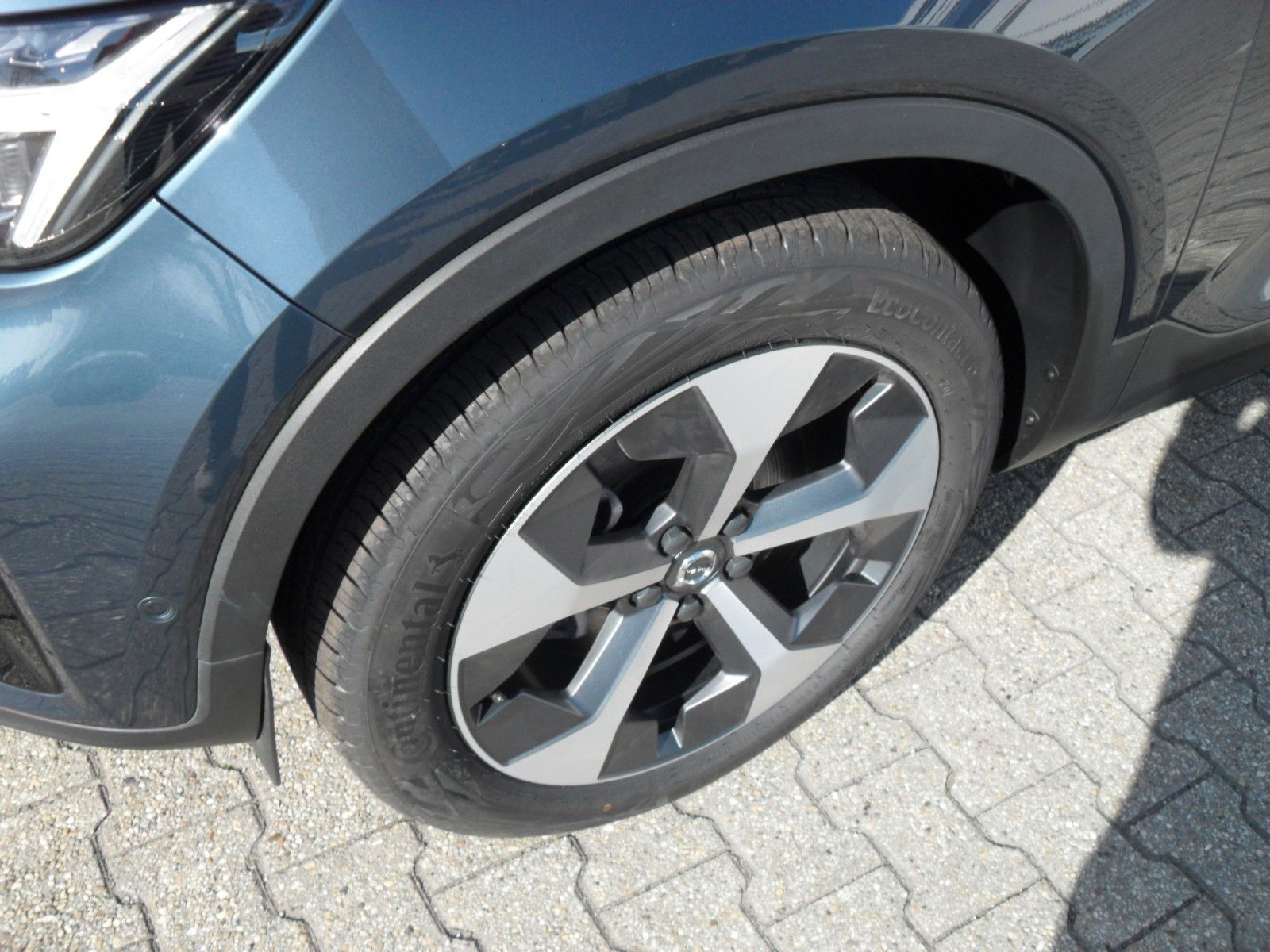 Fahrzeugabbildung Volvo XC 40 Ultra Dark 2WD