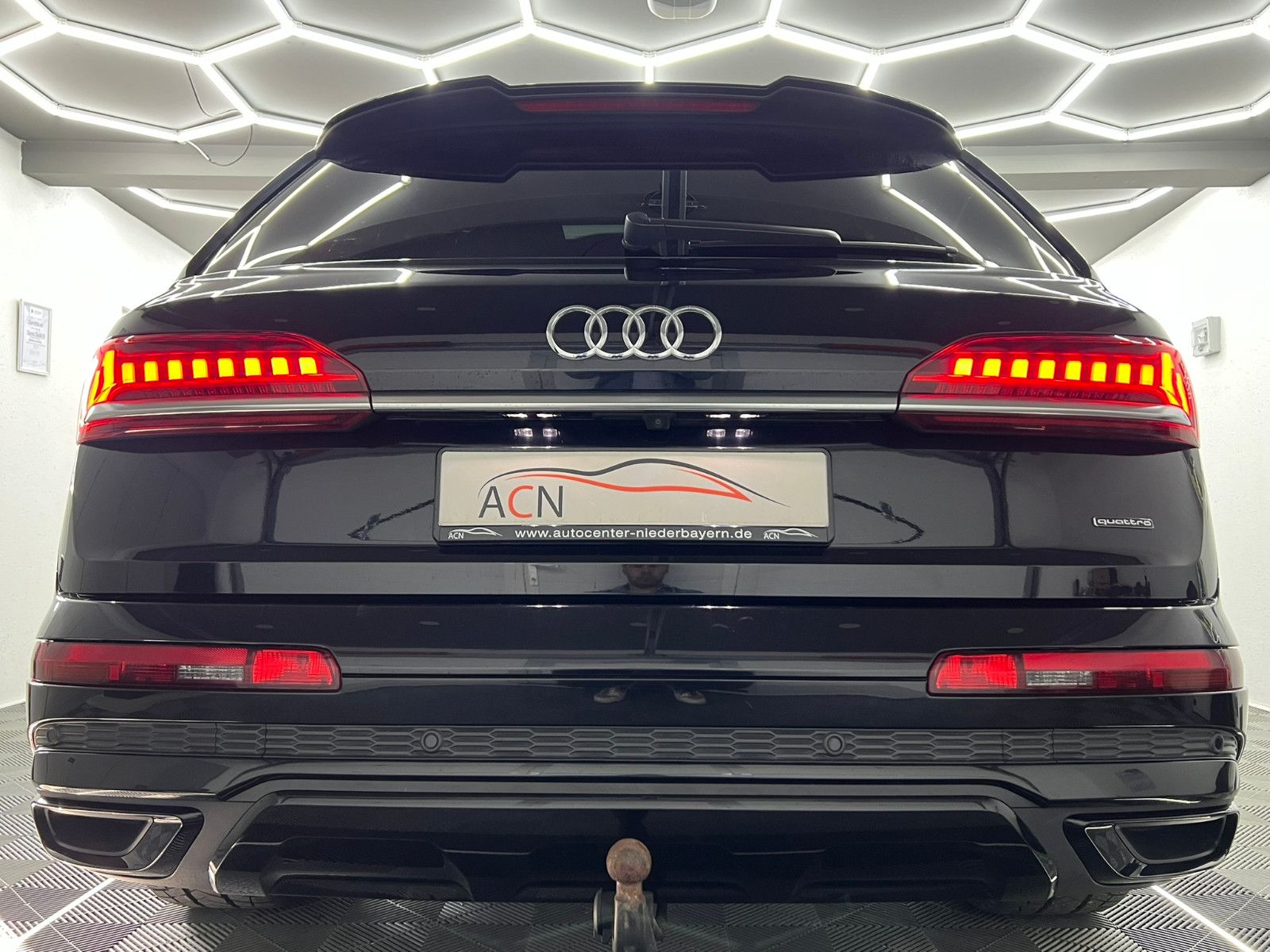 Fahrzeugabbildung Audi Q7 50 TDI Quattro S-LINE/PANO/ACC/MATRIX/7-SITZ