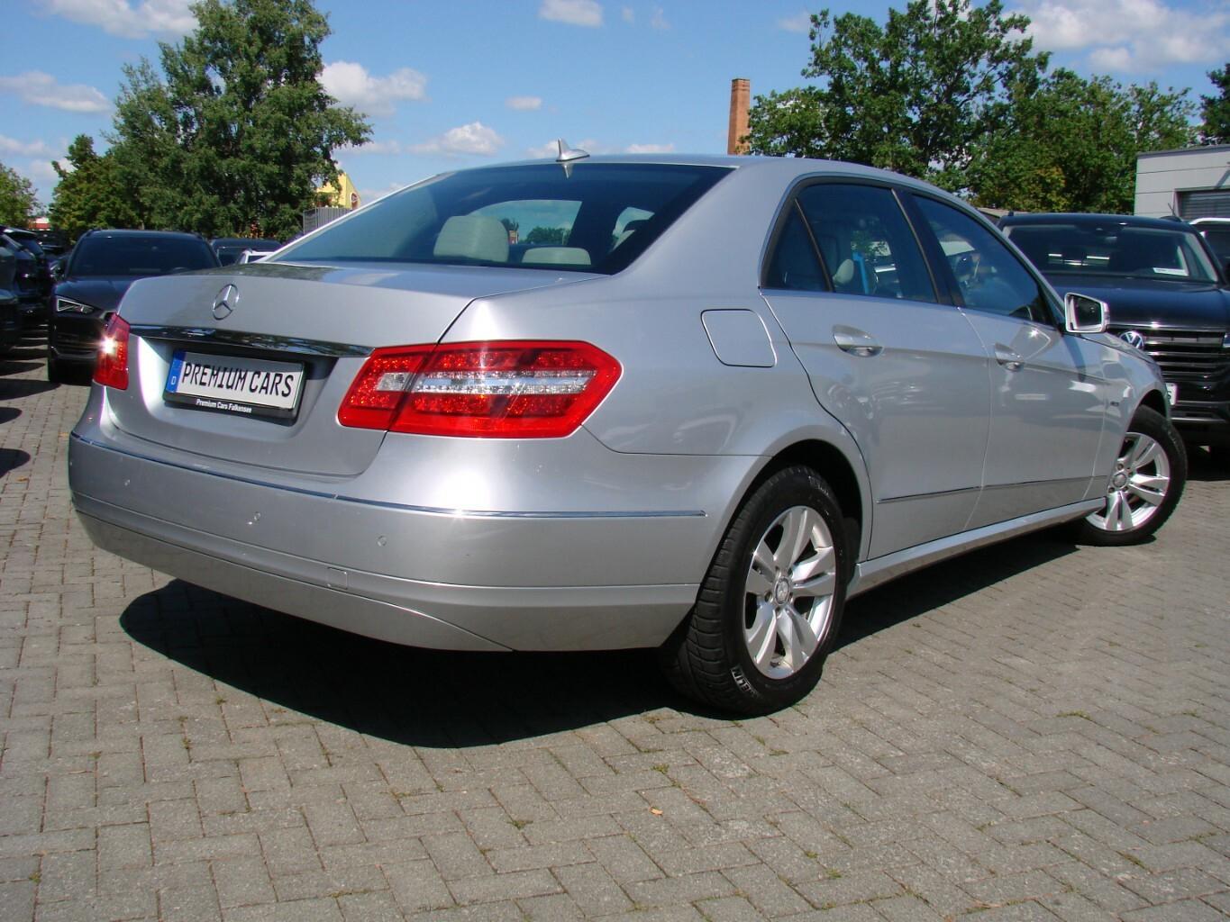 Mercedes-Benz E 220 CDI Avantgarde BlueEfficiency Multikonturs