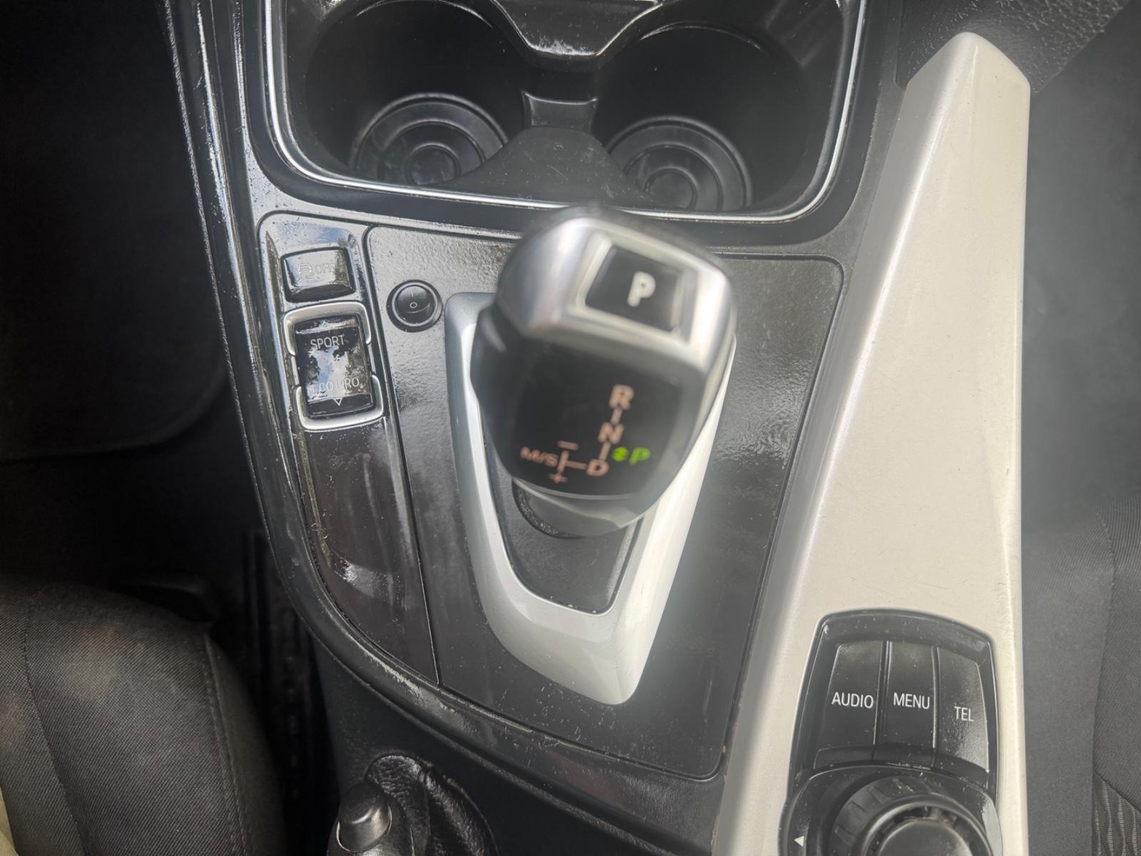 BMW Série 3 320i Touring BVA 184ch - Toit ouvrant - Clim - Régulateur de vitesse - Attelage
