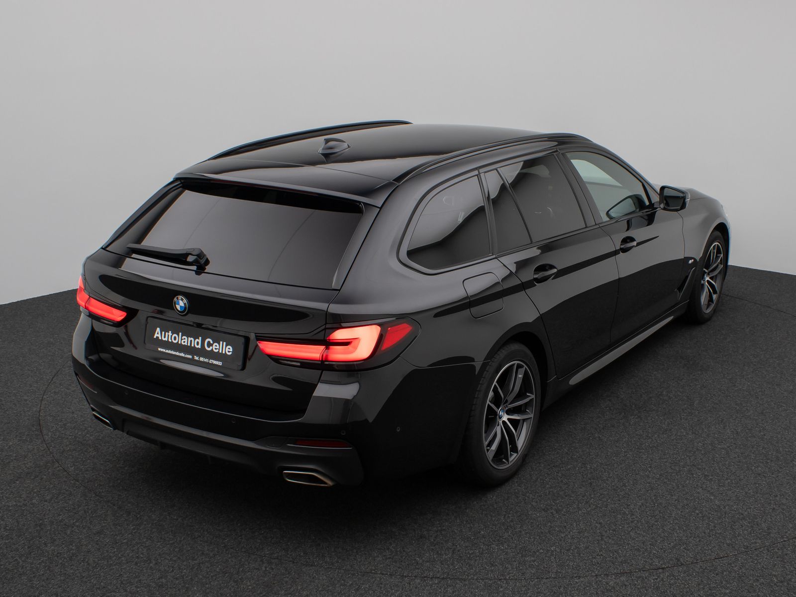 Fahrzeugabbildung BMW 520d xD M Sport Kamera HUD DAB HiFi Stop&Go AHK