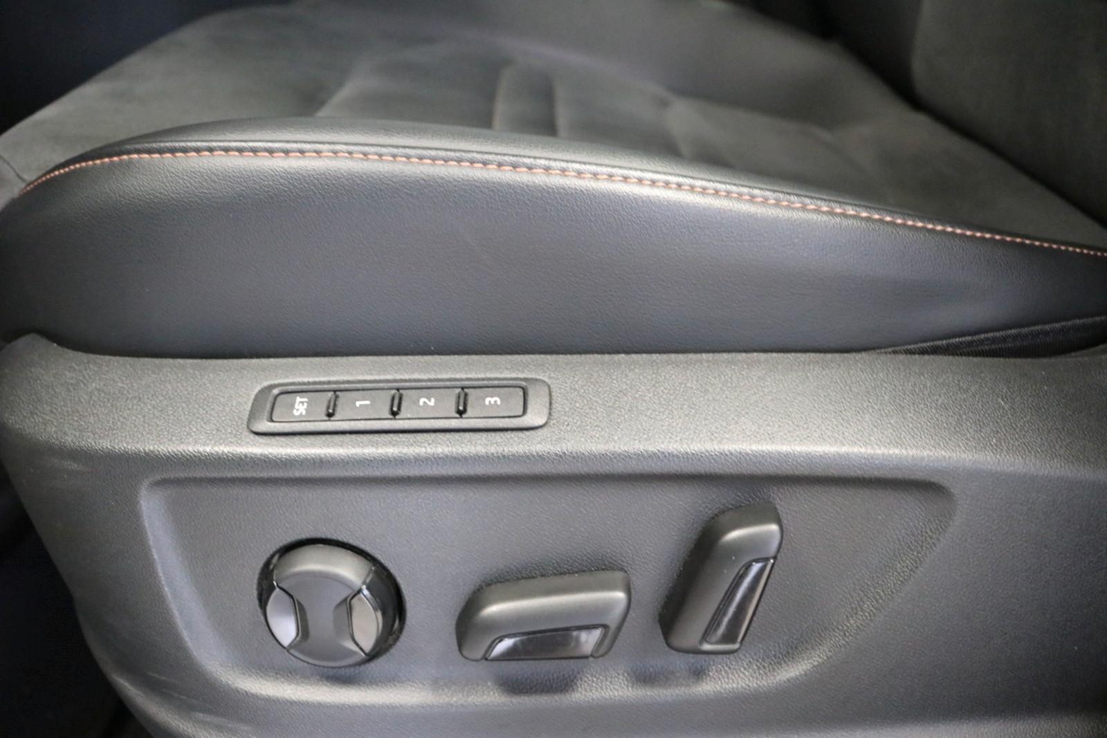 Cupra Ateca VZ 4Drive DCC AHK Pano 360° Memory, миниатюра 13