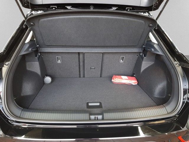 Fahrzeugabbildung Volkswagen T-Roc Life 1.5 TSI DSG Kamera LED ACC SitzHz