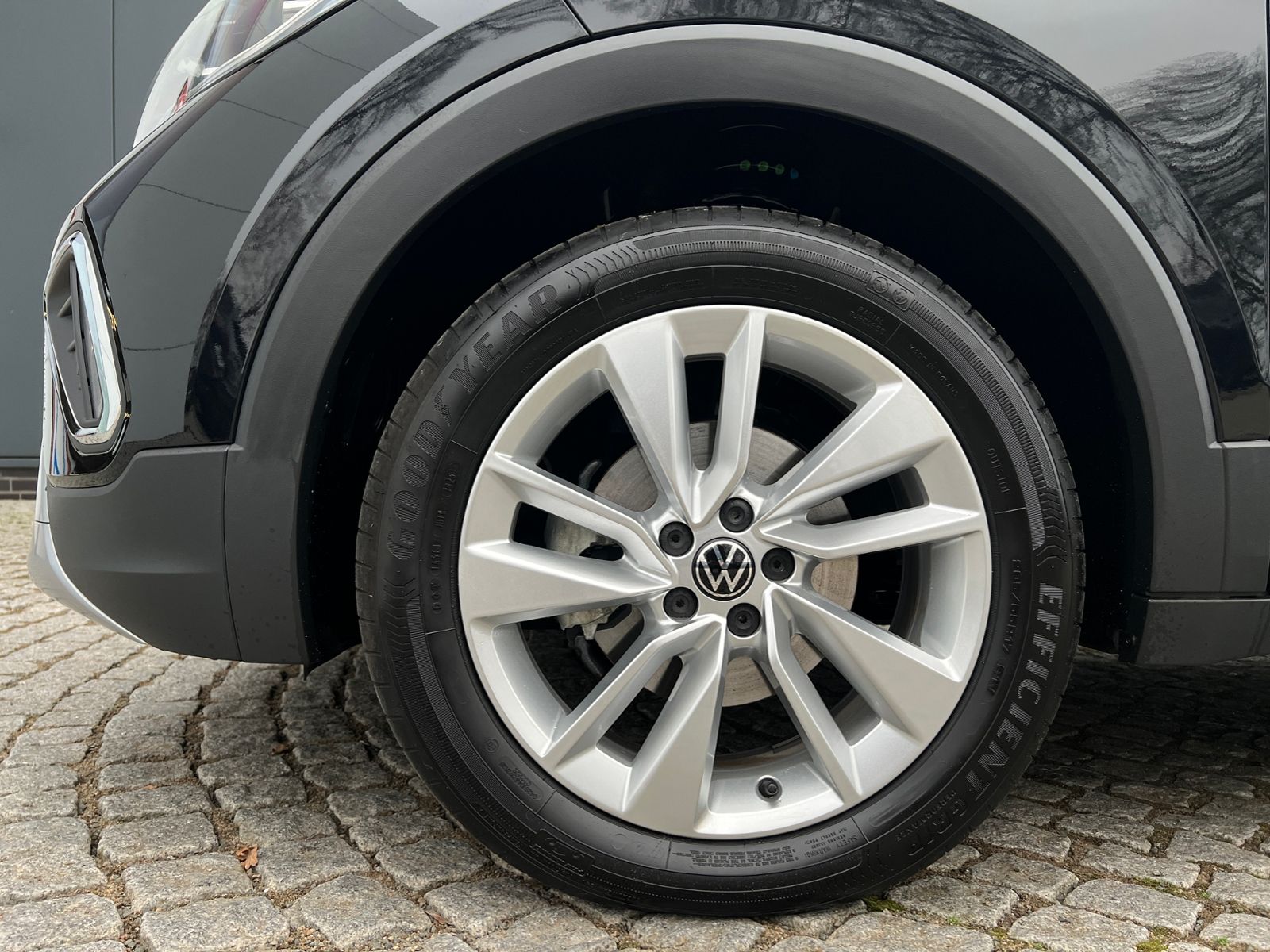 Fahrzeugabbildung Volkswagen T-Cross 1.5 TSI Life DSG *IQ-Light, PDC, Kamera,