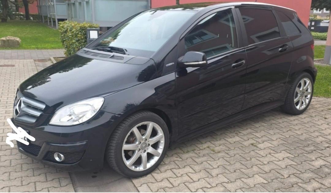 Mercedes-Benz B 180 BlueEFFICIENCY Standard