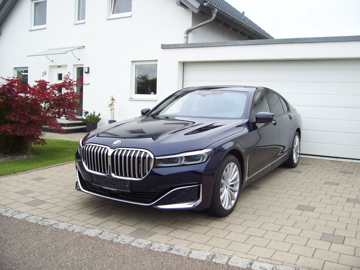 BMW 750i xDrive B&amp;W Night EGSD F-Parken Laser I.Hand