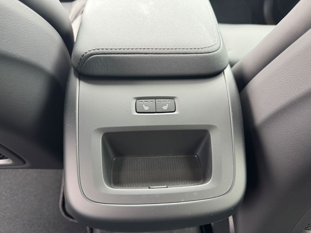 Fahrzeugabbildung Volvo XC60 B5 B AWD Plus Black Edition+Pano+LichtPak