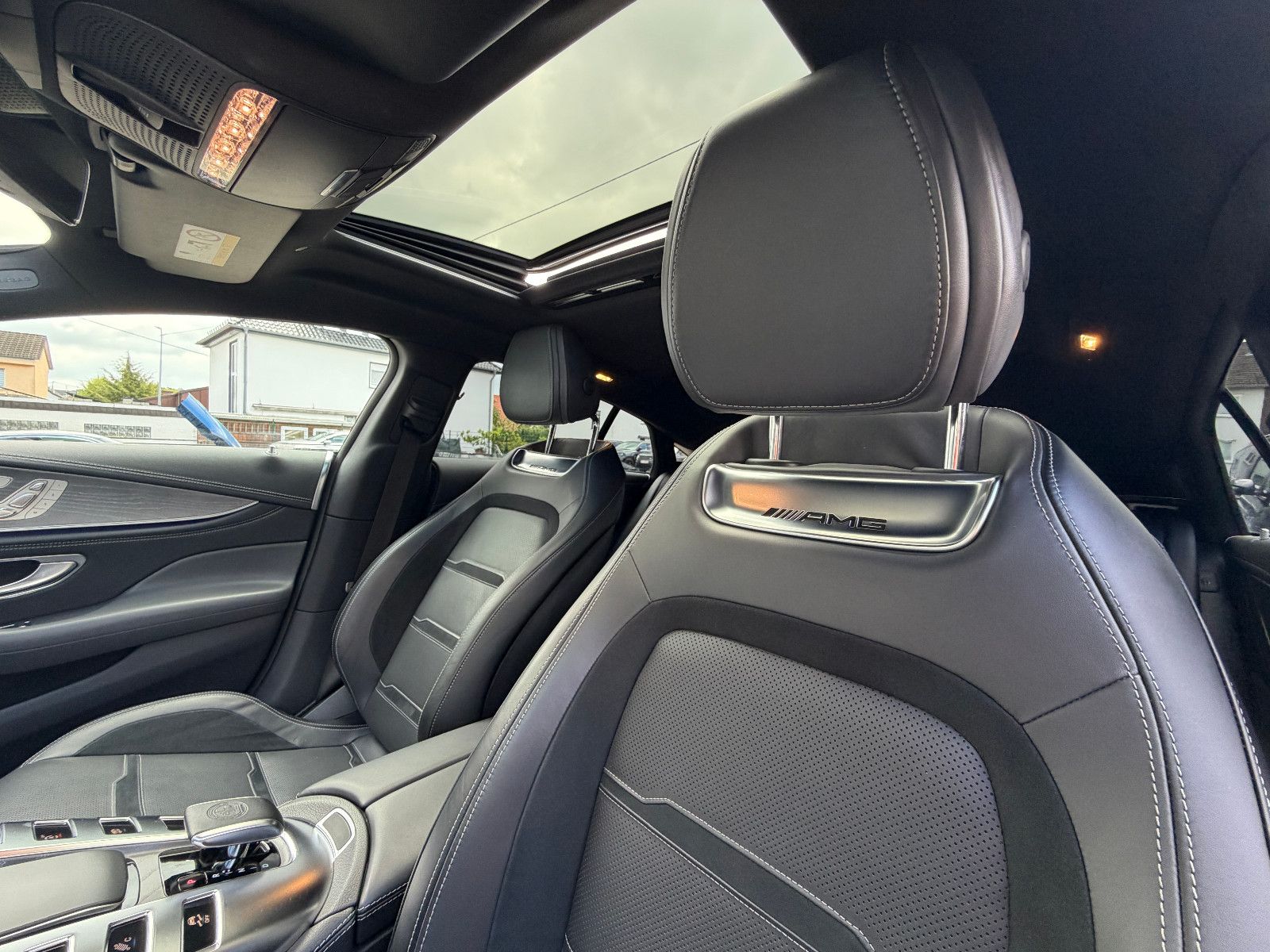 Fahrzeugabbildung Mercedes-Benz AMG GT 4 /43 4Matic+/AERO/V-8STYLING/360KAM/