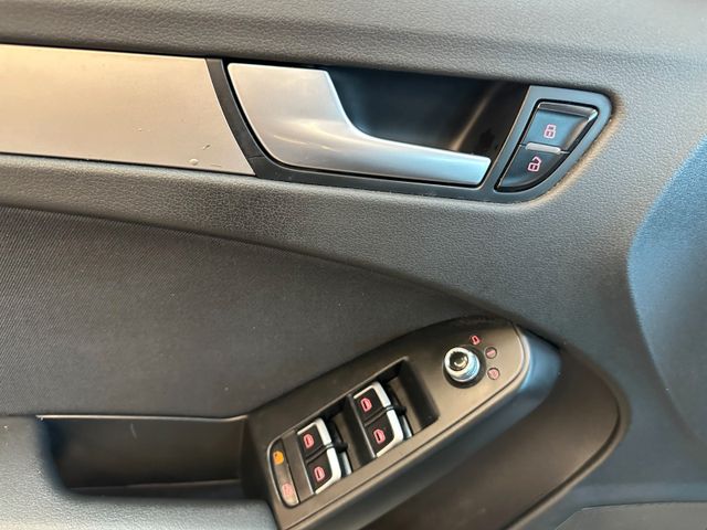 Audi A4 Avant Attraction *Navi*Sitzh*AHK*TÜV Neu*