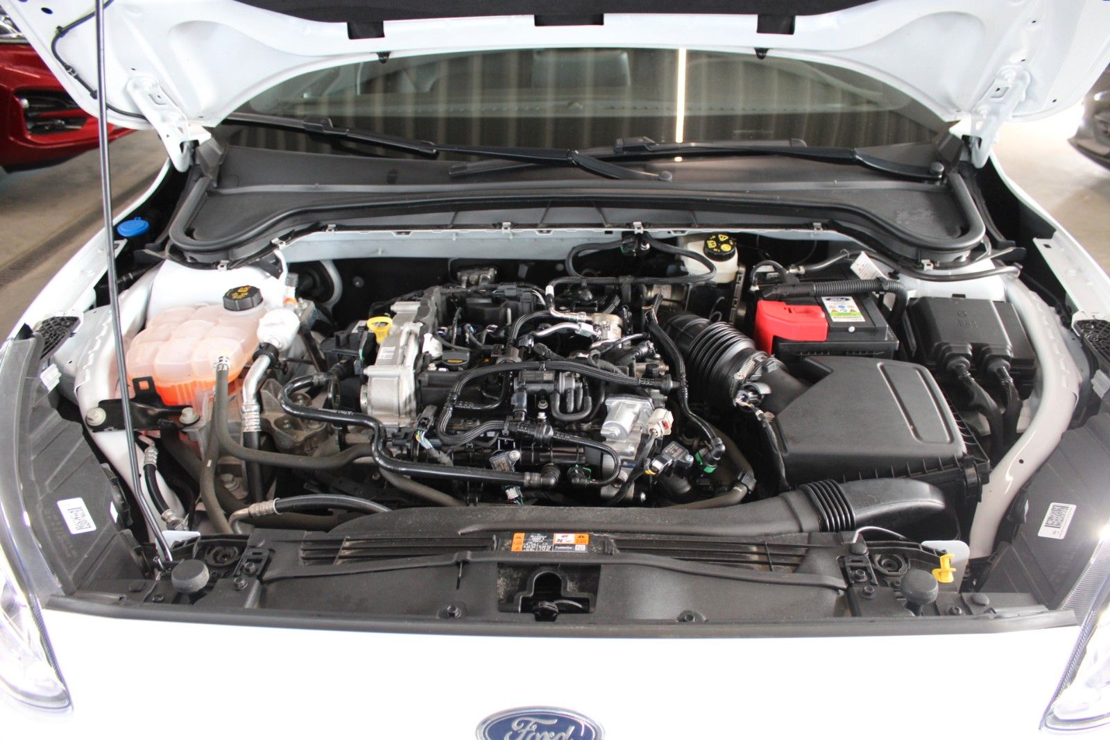Fahrzeugabbildung Ford Focus ST-Line Turnier LED Park + Winter Paket