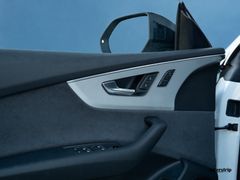 Audi Q8 – 25 / 33