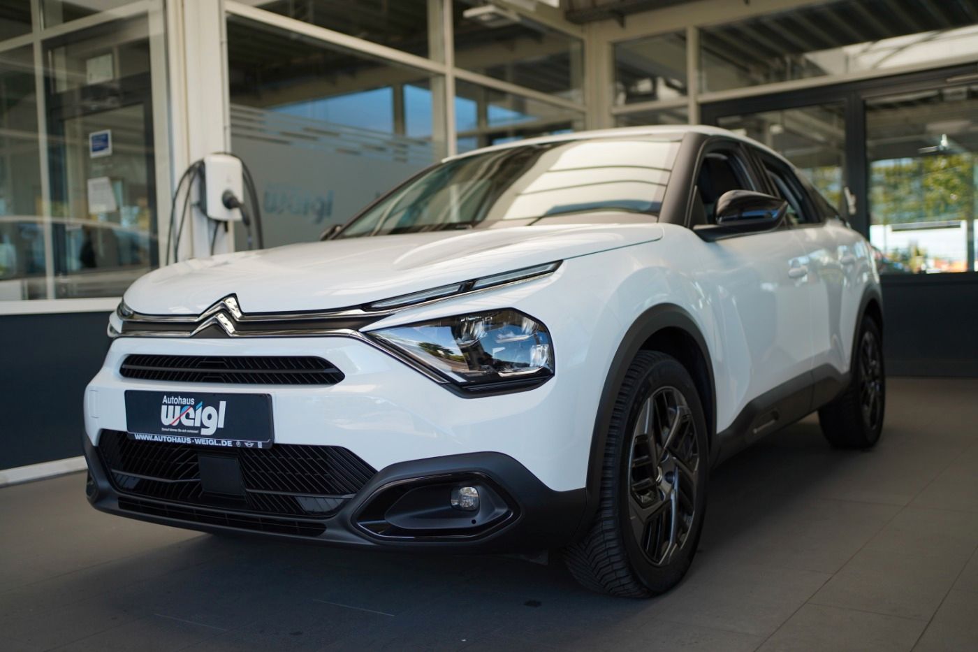 Fahrzeugabbildung Citroën C4 PureTech 130 Feel Pack Sitzheizung Navi DAB