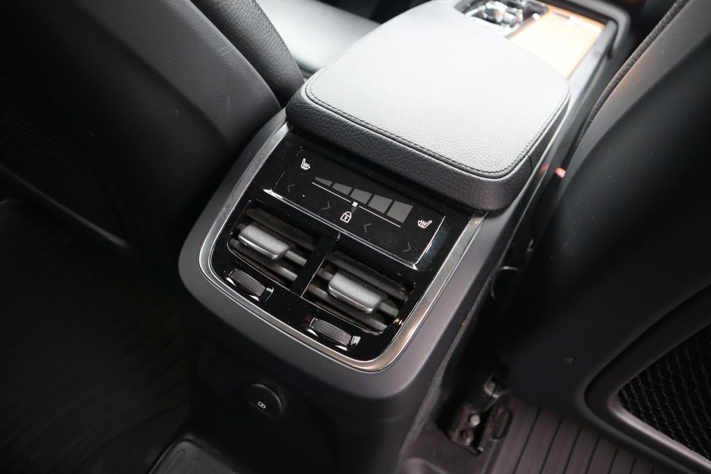Volvo XC90 T8 AWD Recharge Geartronic Inscription|NAVI foto 17