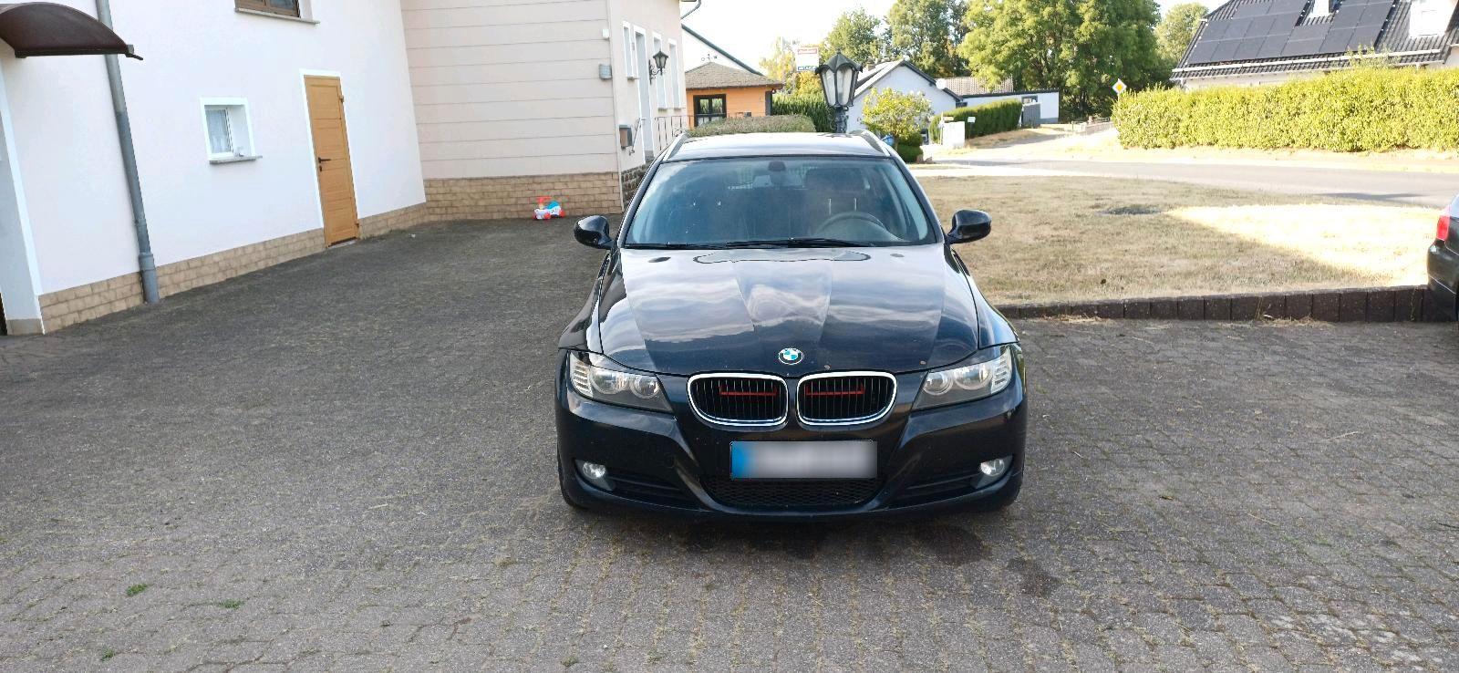 BMW 320 2011 — photo 9