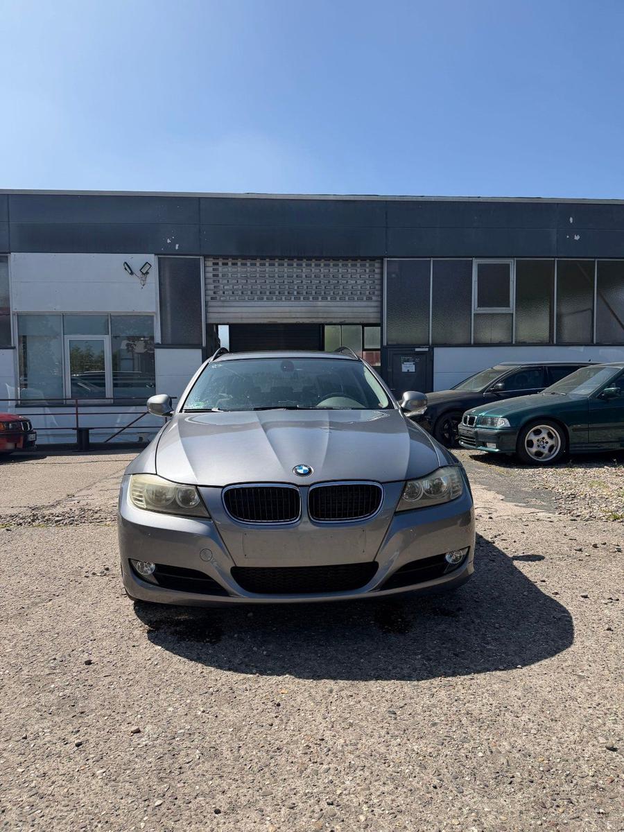 BMW 320 2008 — photo 13