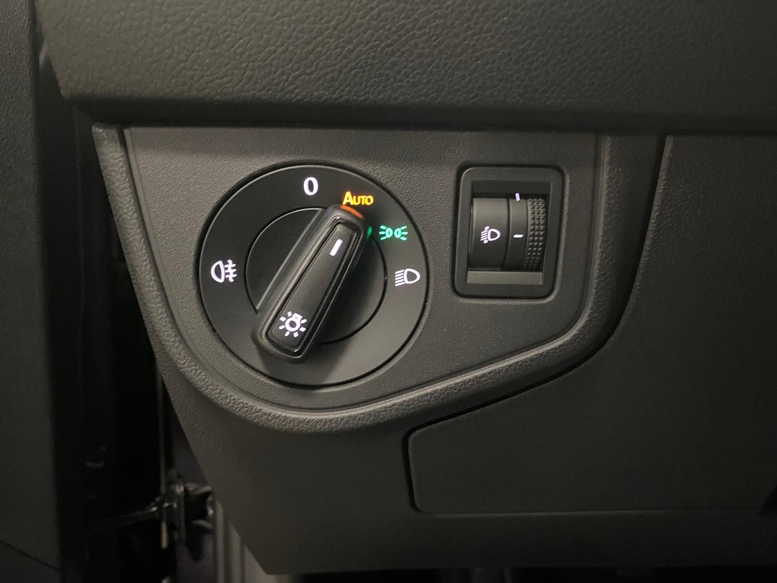 Fahrzeugabbildung Volkswagen Polo 1.0 TSI Life Android Auto+APP+PDC+KAMERA+SI