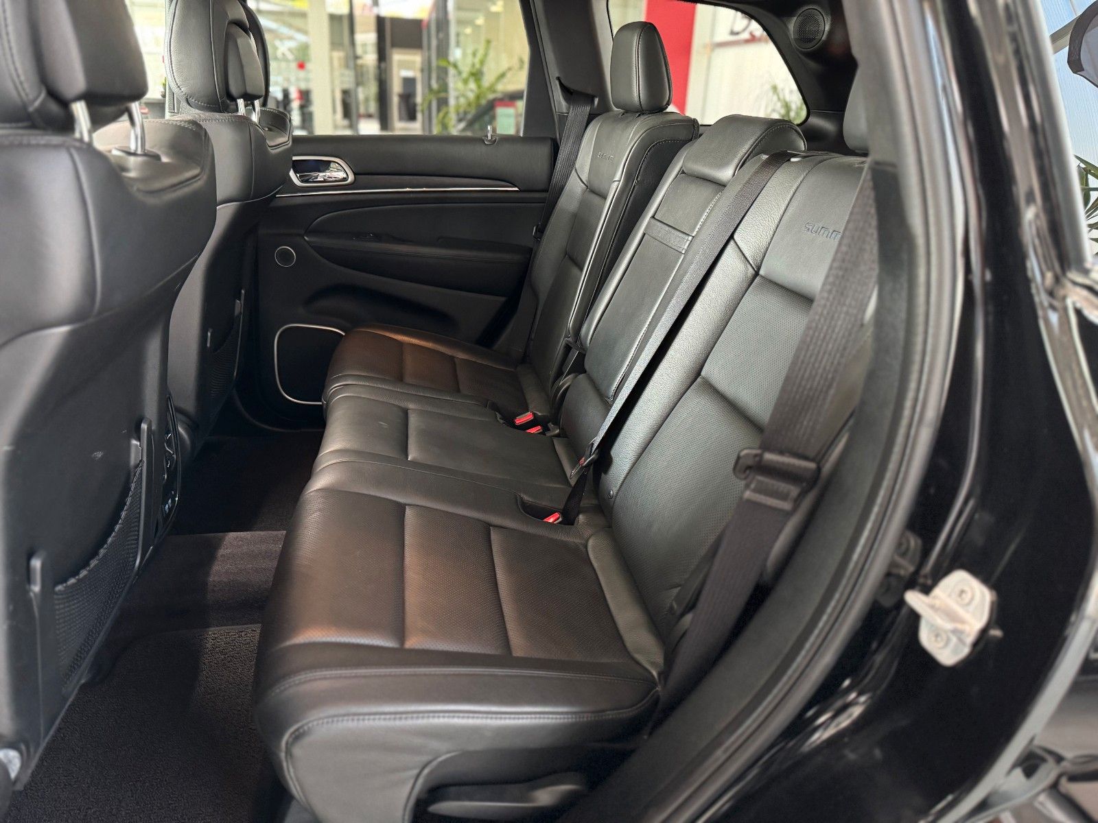Fahrzeugabbildung Jeep Grand Cherokee 3.0 CRD Summit AHK Luft Pano