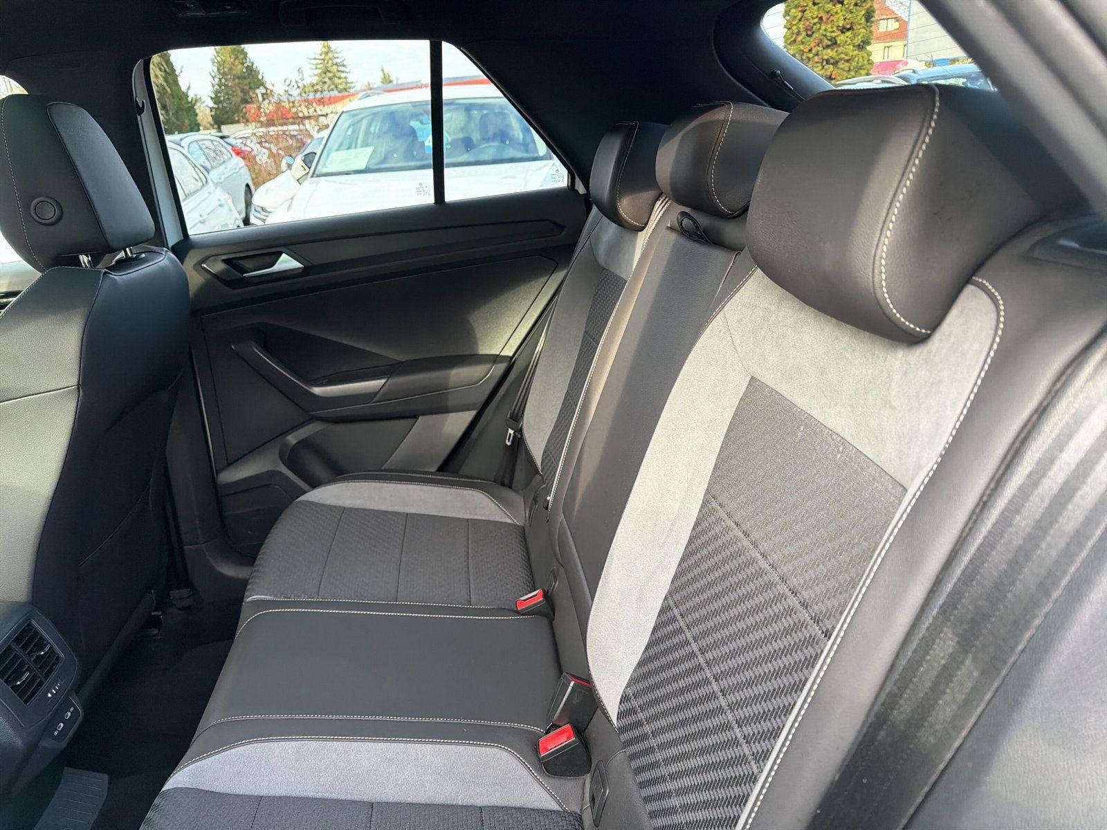 T-Roc R 4M Akrapovic PANO Beats Navi Kamera R