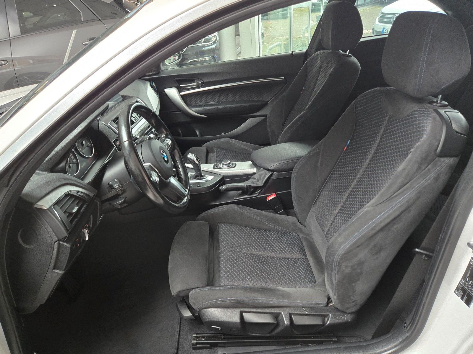 Fahrzeugabbildung BMW 225 2 Coupe d M Sport Paket *SONDERLACK*