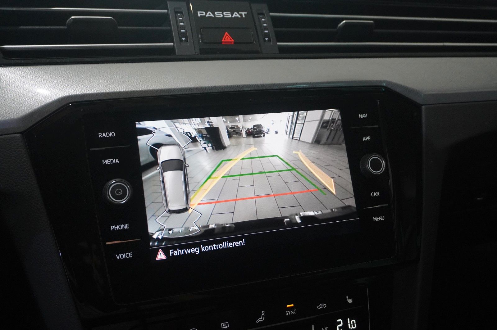 Fahrzeugabbildung Volkswagen Passat Var. 2.0D BUSINESS DSG NAVI/LED/KAMERA/SH