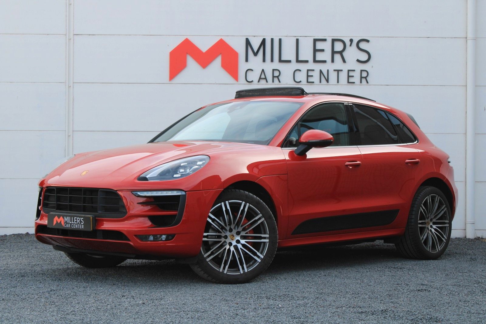 PORSCHE Macan