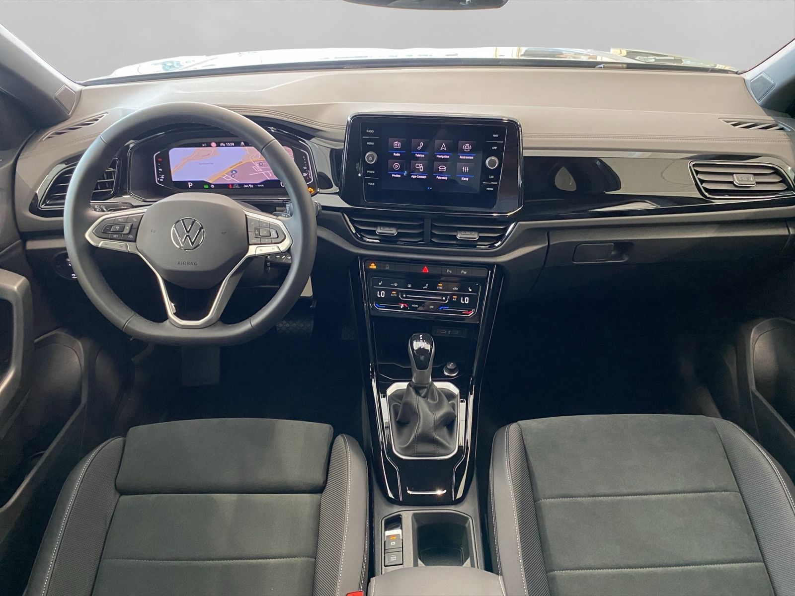 Volkswagen T-Roc - Bild 12