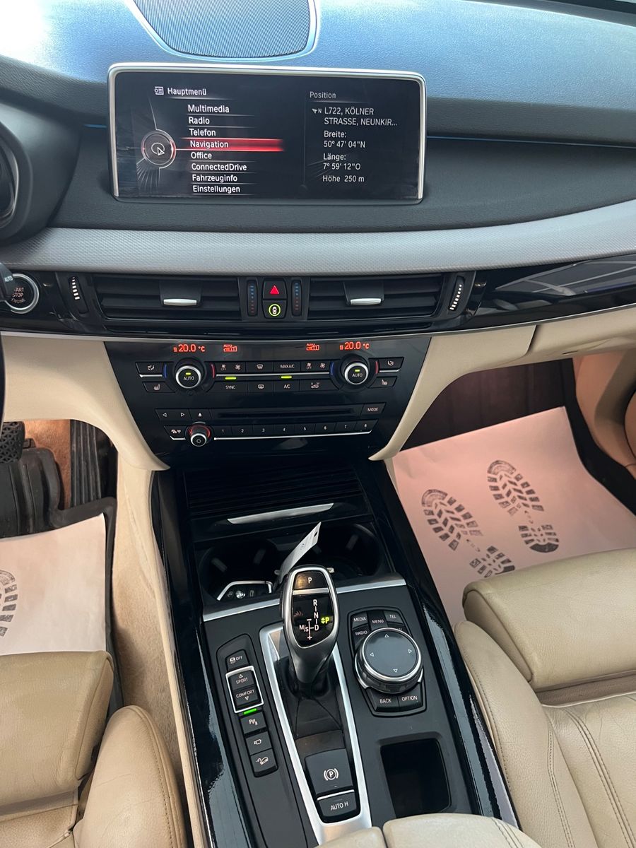 Fahrzeugabbildung BMW X5 xDrive 30 d M Sport Paket *PANO*SOFT-CLOSE*