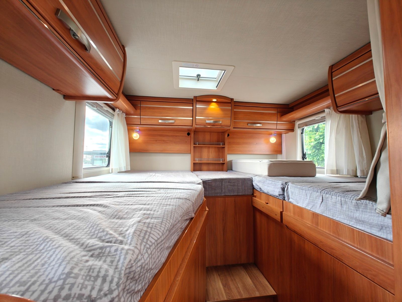 Fahrzeugabbildung HYMER / ERIBA / HYMERCAR Van 374 - Autom. SAT, TV, 2x Solar, DuoControl -