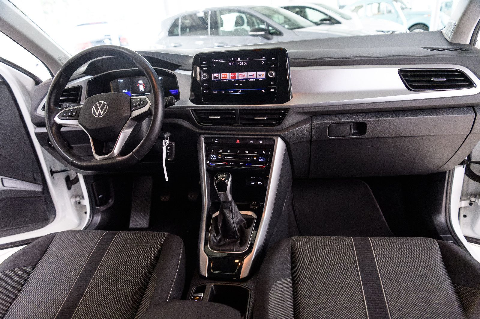 Fahrzeugabbildung Volkswagen T-Roc Life 1.0 TSI NAVI+PDC+SHZ+APP