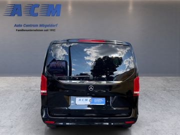 Mercedes V 220 - 8