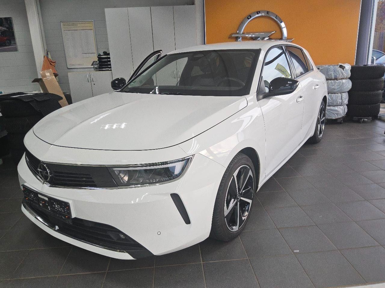 Fahrzeugabbildung Opel Astra L Lim. 1.6 HYBRID EDITION NAVI/LED/KAMERA