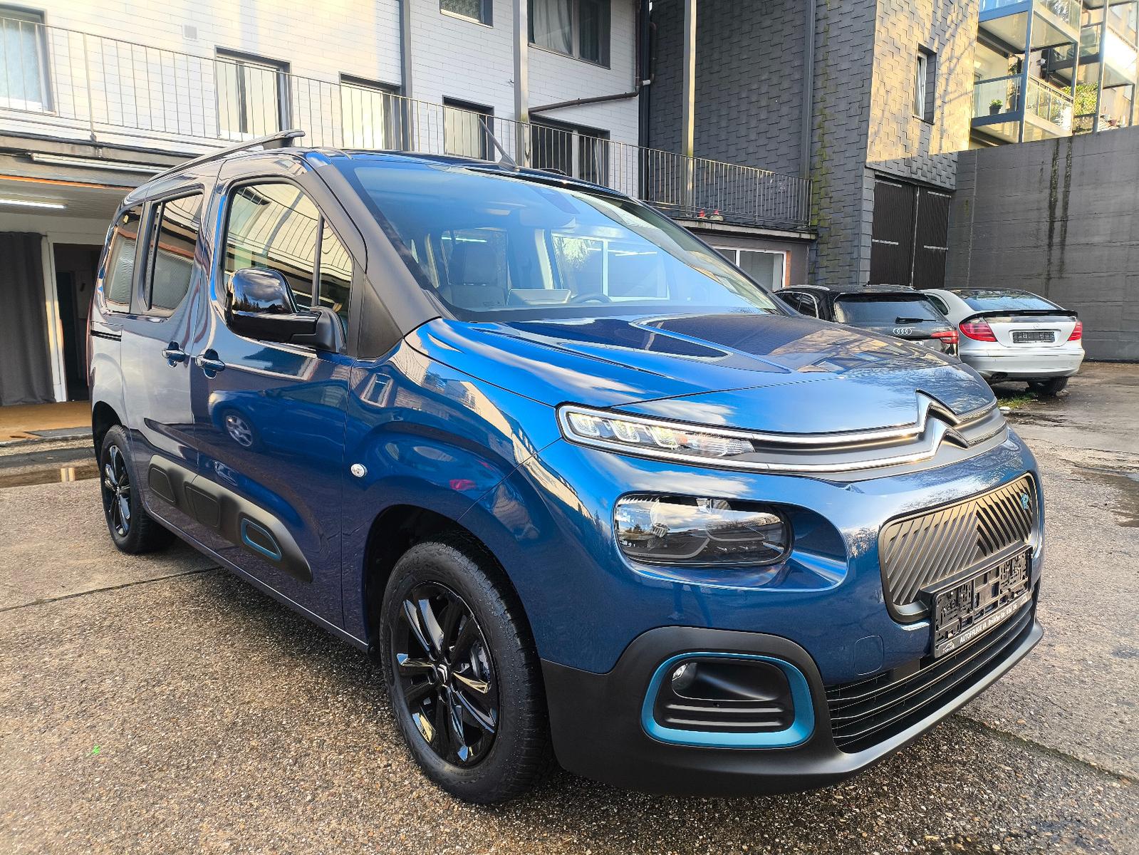 Citroën Berlingo Shine Elektro Schwenk-Hub->Sitz